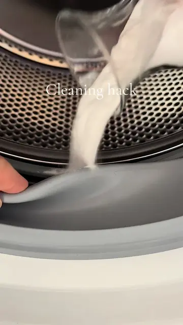Amazing cleaning hack 🧼🫧  #cleaninghack #deepcleaning #CleanTok #satisfyingcle
