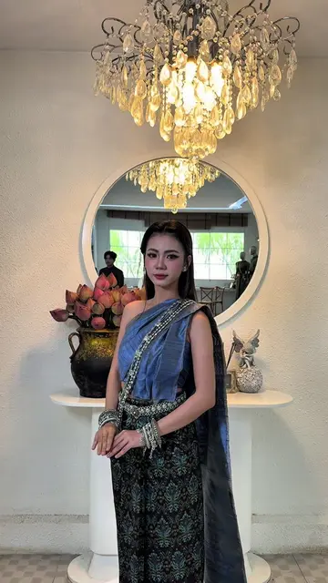 ឈុតសម័យលង្វែក🩶✨✨ #momoshe #សៀមរាបទឹកដីអង្គរ #khmertraditionalclothes #siemreapc