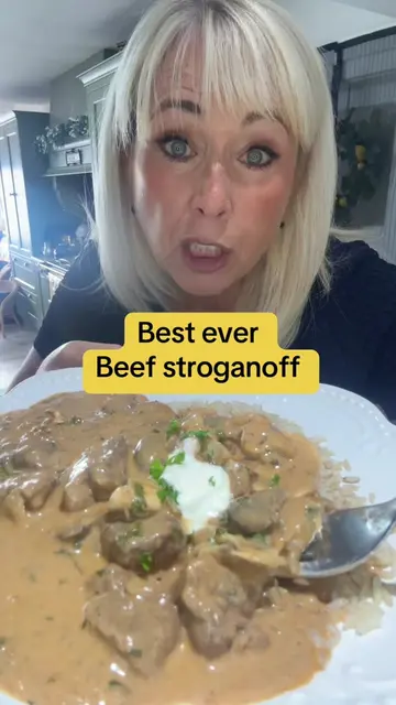Slow Cooker Beef Stroganoff 🤎 Tender beef, mushrooms and onions in the creamies