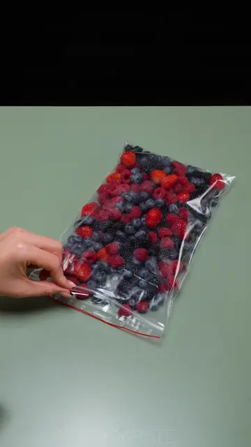 Puff pastry dessert with fruit and chocolate - an unforgettable taste Ingredient