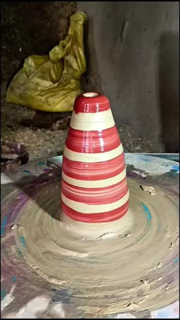 Satisfying Pottery Art & Craft Precision thread cut on fresh clay Masterpiece cr