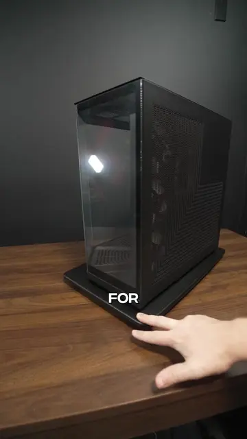 This PC Case from Hyte is INSANE for only $100 #pc #PCGaming #pcbuild #gamingpc
