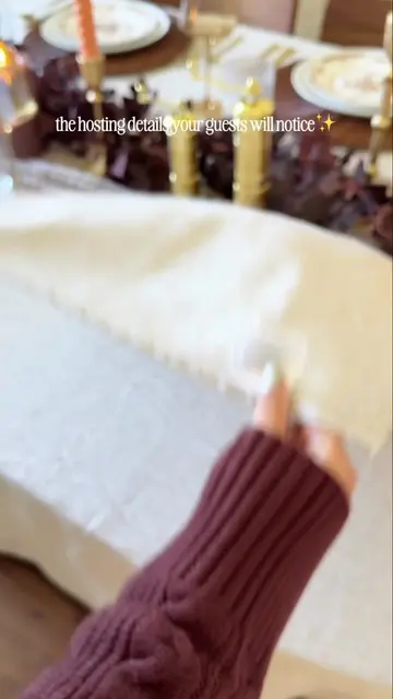 The easiest way to dress the table🤭 SAVE this one for Thanksgiving hosting🍂 #t