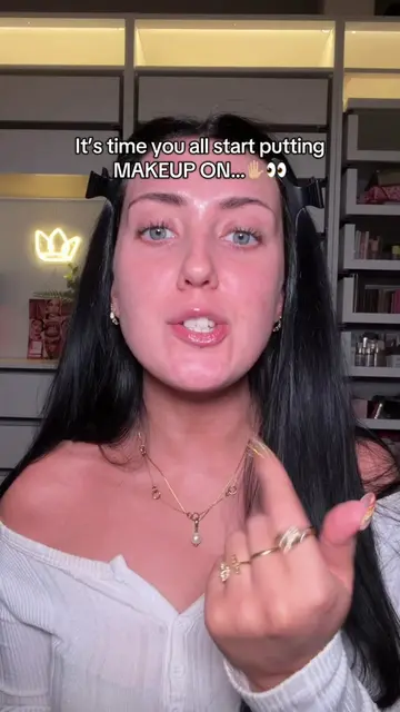 ad THAT FOUNDATION… £9.99?! WHAT😭✨ in love @Makeup Revolution are upping their 