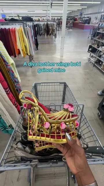 Those gold one ??? #thriftedfinds #thriftshop #thrifting #thrift #thriftedshoes 