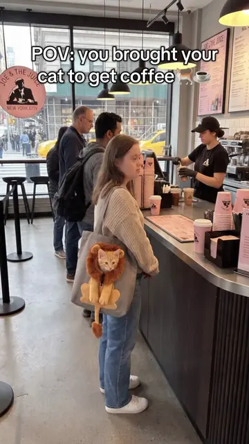 Would you get one ?☕️👜 #catsoftiktok #cat #fyp #viral #totebag 