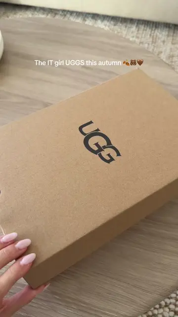 Had to also grab the burnt cedar shade 🤭🐻🤎 @UGG® goldenstar evelina clog 🍂 #