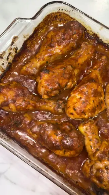 Southern Smothered Chicken Legs 🍗 Ingredients * 2 packages chicken legs * 1 tbs