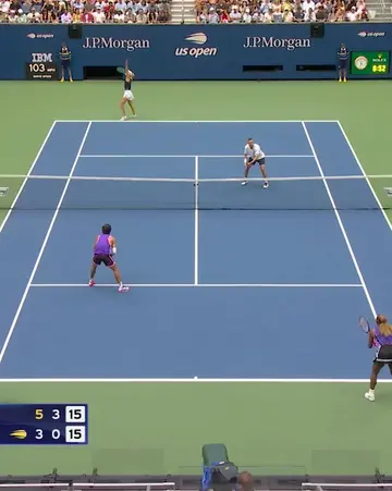 UNBELIEVABLE POINT 😱 #CarlosAlcaraz and #SerenaWilliams put on a show 🔥 #tenni