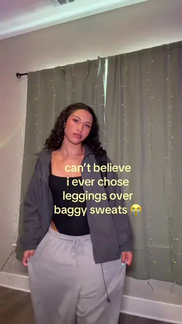 the leggings + tshirt combo had me in a chokehold back in school 😭@YoungLA for 