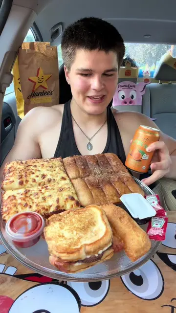 Everything taste better free🥹 #mukbang #foodreview #fastfood #freefood #FoodLov