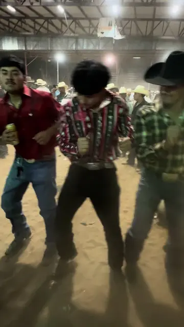 2 steppers taking over da trend ok yes @txx.rxmirez4 @tony ツ @Vida Ranchera #wil