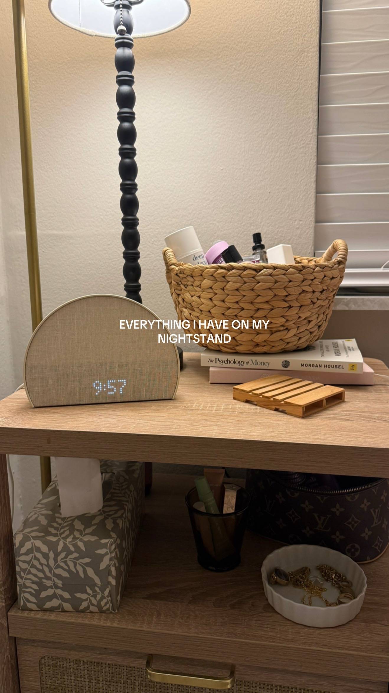 💤🛌🫧🧺 #bedsidetable #nightroutine #bedsidebasket #whatsinmynightstand @lemme 