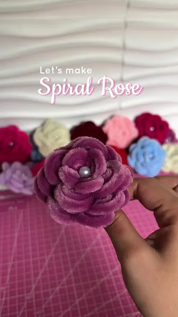 Super easy na fuzzy wire spiral rose. Thanks sa tuts beh @🍀Kia Marie🍀 #fuzzywi