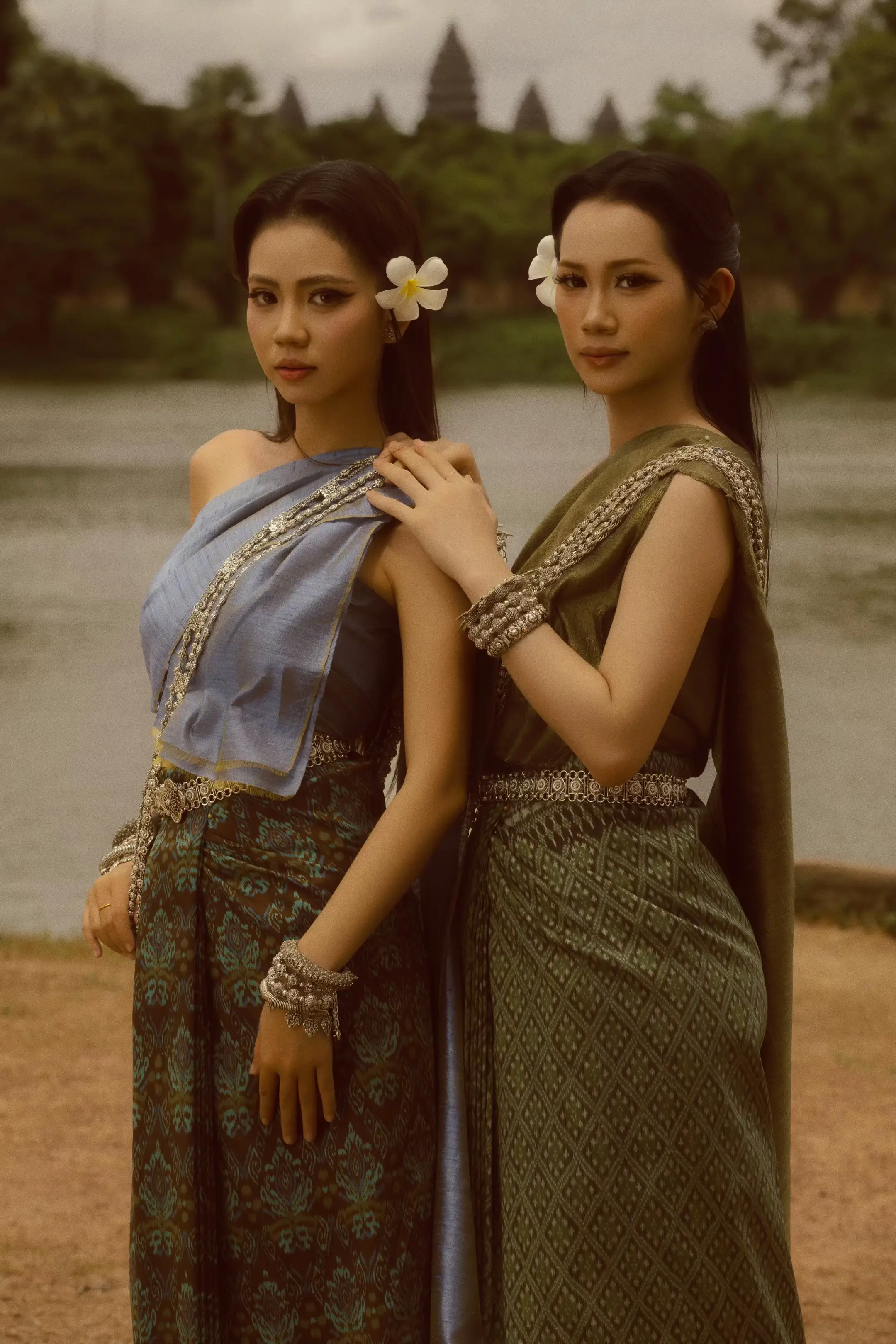ជាងថត📸 @ឈិន សីហា ✨ #momoshe #khmertraditionalclothes #សៀមរាបទឹកដីអង្គរ #siemrea