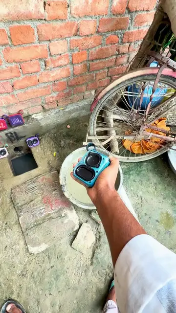 This Bluetooth speaker went through a serious water test! 😳💦🔊 From dirty to c