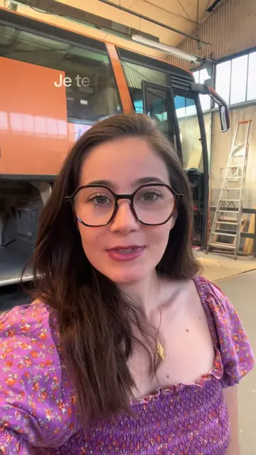 Petit tour des soutes de notre bus ! Parce qu’on vous montre beaucoup l’intérieu