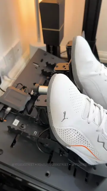 Moza just made my sim racing pedals real 😱 Unboxing and setting up Moza's Pedal