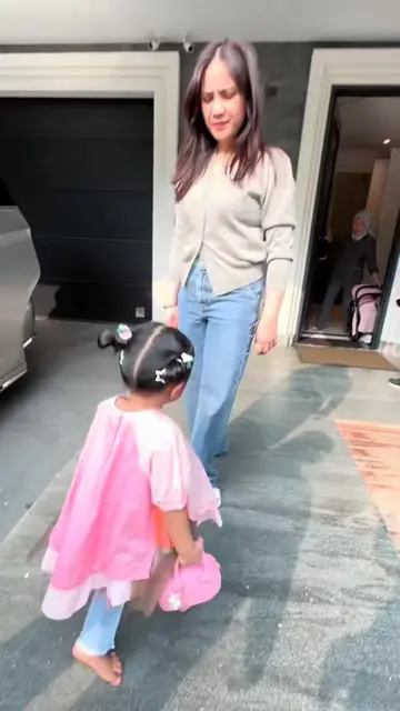 Amma temenin mama kerja vs temenin papa kerja😆🥰 tebak lebih seru yg mana 🤣🤣 
