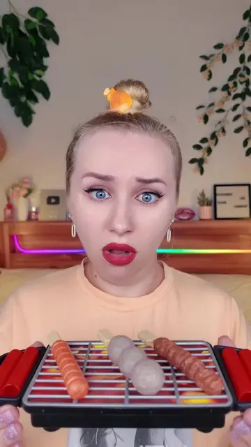 My reaction to the real or fake meat steak?!🥩🤔 #reaction #funny #eat #grill #t