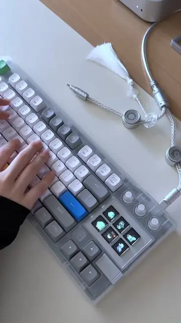 A keyboard with its own mini Stream Deck?! 👀⌨️ MiraBox K1 Pro Mechanical Keyboa