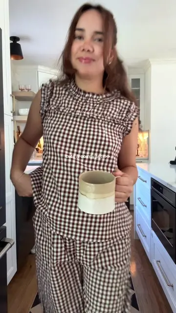 100% cotton & super comfy! Brown gingham just feels like fall 🤎🍂 This two-piec