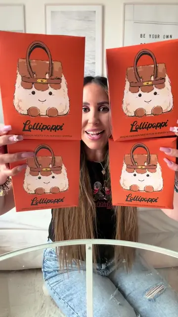 Mini Taschen unboxing 😳 #charm #keychain #blindbox #unboxing #foryouu 