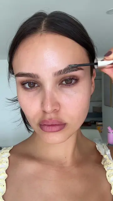 Layers and layers and layers 🧅 #nomakeupmakeup #cleangirlmakeup #glowymakeup #l
