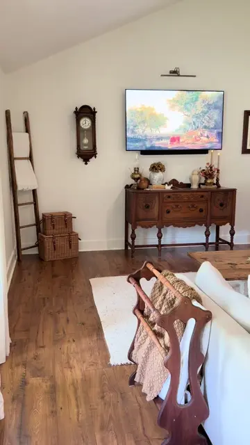 Fall decorations 🍂 #falldecor #decorinspo #vintagevibes #cozyathome #livingroom