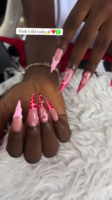 Everyday I’m hustling 💅💅❤️❤️✅✅#foryou #nailstiktok #viralnailvideo #classicnai