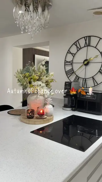 I love decorating for the seasons 😍🍁🍂🕯️ this was from @Contempee absolutely 