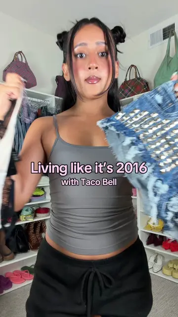 It feels like 2016 again at @tacobell !!! 🌴🌸🌮 #TacoBellPartner