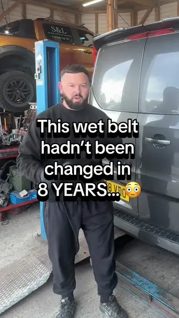 8 YEARS OLD… and this Ford wet belt was STILL in perfect condition 😳👀 This van
