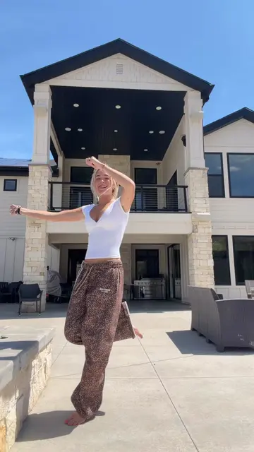 School air at its finest 🥰 #dance #cool #newdance #dancestodo 