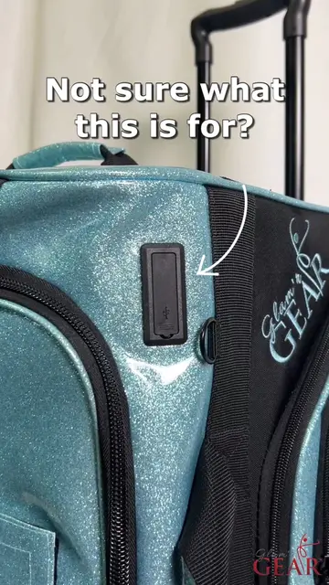 Your Glam’r Gear bag has a USB port 👀🔌 Here’s how to use it to keep your elect