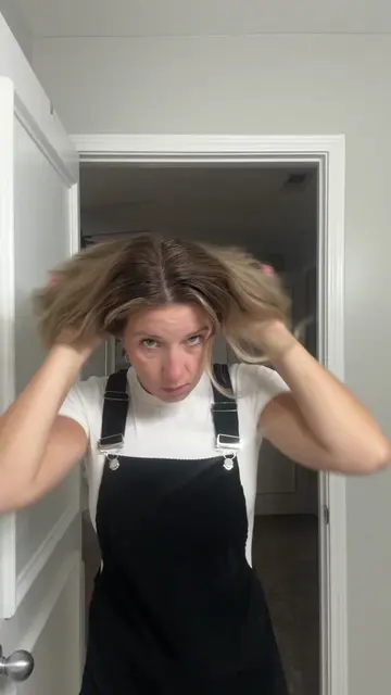 Easy, quick, & so cute !!! 🤪 #highschoolteacher #easyhairstyles #teacherhair 