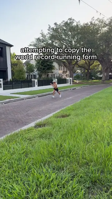 Think I need a little more rotation #runningform #runningtips #runningtiktok 