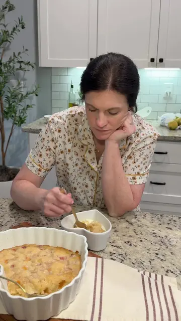Dolly Parton’s Cuppa Cuppa Cake recipe 🦋  • 1 cup self rising flour • 1 cup sug