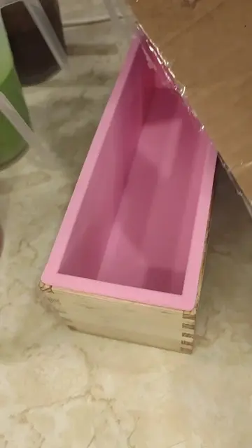 Remember that soap where I split the colors in half and let the hanger tool do i