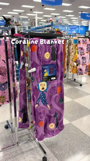 🪡🧵Found this Coraline blanket at Ross, so cute!🧵🪡🖤 kinda regret not buying 