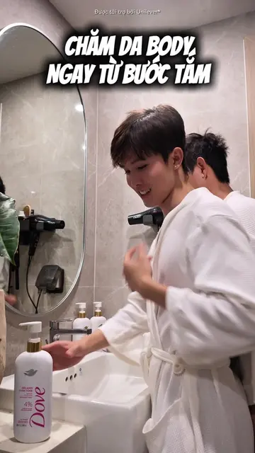 Những ngày rong ruổi bên nhau, tối về dành một chút thời gian chăm sóc dịu nhẹ c