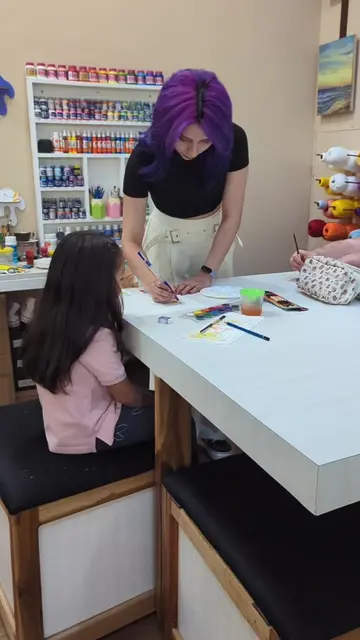 Talleres para niños y niñas en @Artventure  🇸🇻👩🏻‍🎨  Aquí desarrollamos técn