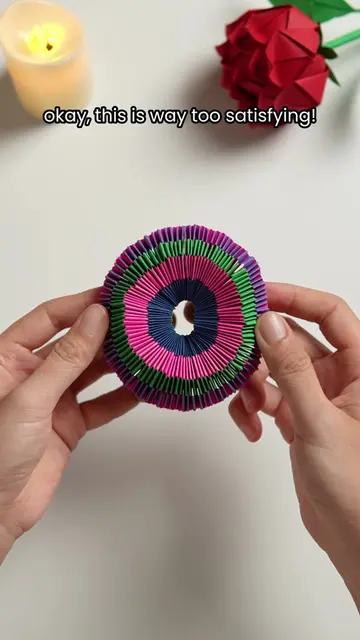 i made a paper toy and now i can’t stop playing with it 🤯 #papertoy #papercraft