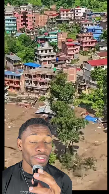 Au Népal, une rivière en crue cause de nombreux dégâts #nepal #new 