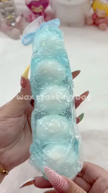 this was so fun to crack omg :P @Pawtoto kindly sent me this unique wax cracking