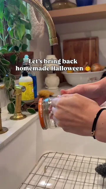 Glowing Jack-o'-Lantern Jars 🎃 Here's how I made it: I mixed Mod Podge with red