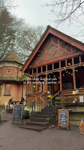 The cosiest fairytale café in London 🍂☕️✨ Tucked away in the woodland of Highga