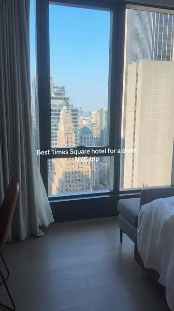 For a short New York trip, I’d rather spend my time exploring than commuting. Te