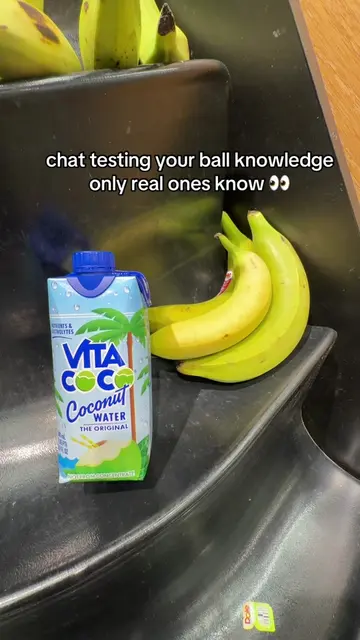do you know the reference chat? 👀 #vitacoco #coconutwater #fyp #mog #coconut 