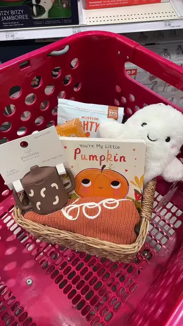 boo basket for your little one🌟🧸🎃 target has the cutest things out right now!